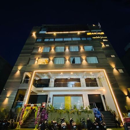 Hotel Ss Grandeur Lucknow Zewnętrze zdjęcie