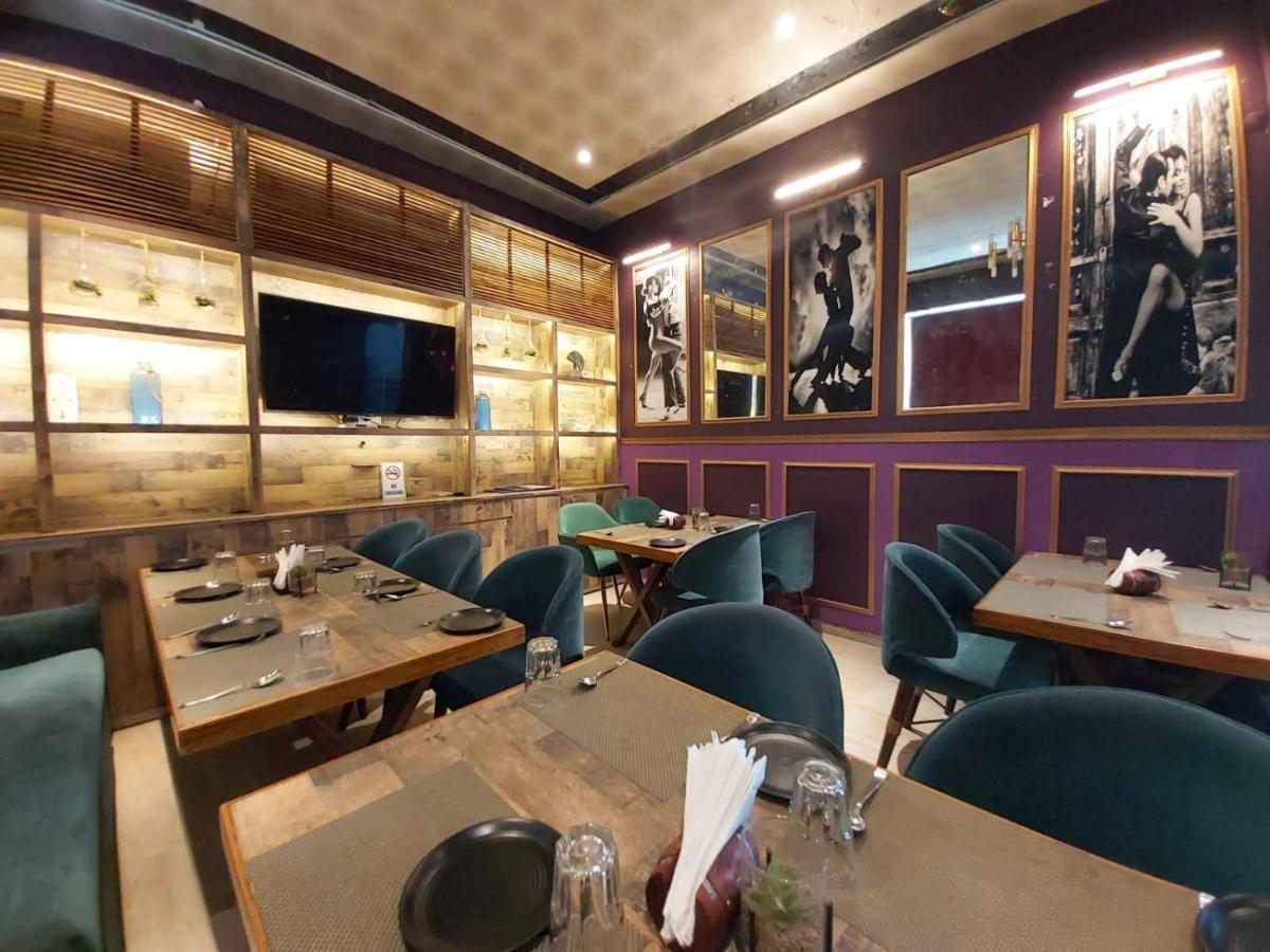 Hotel Ss Grandeur Lucknow Zewnętrze zdjęcie